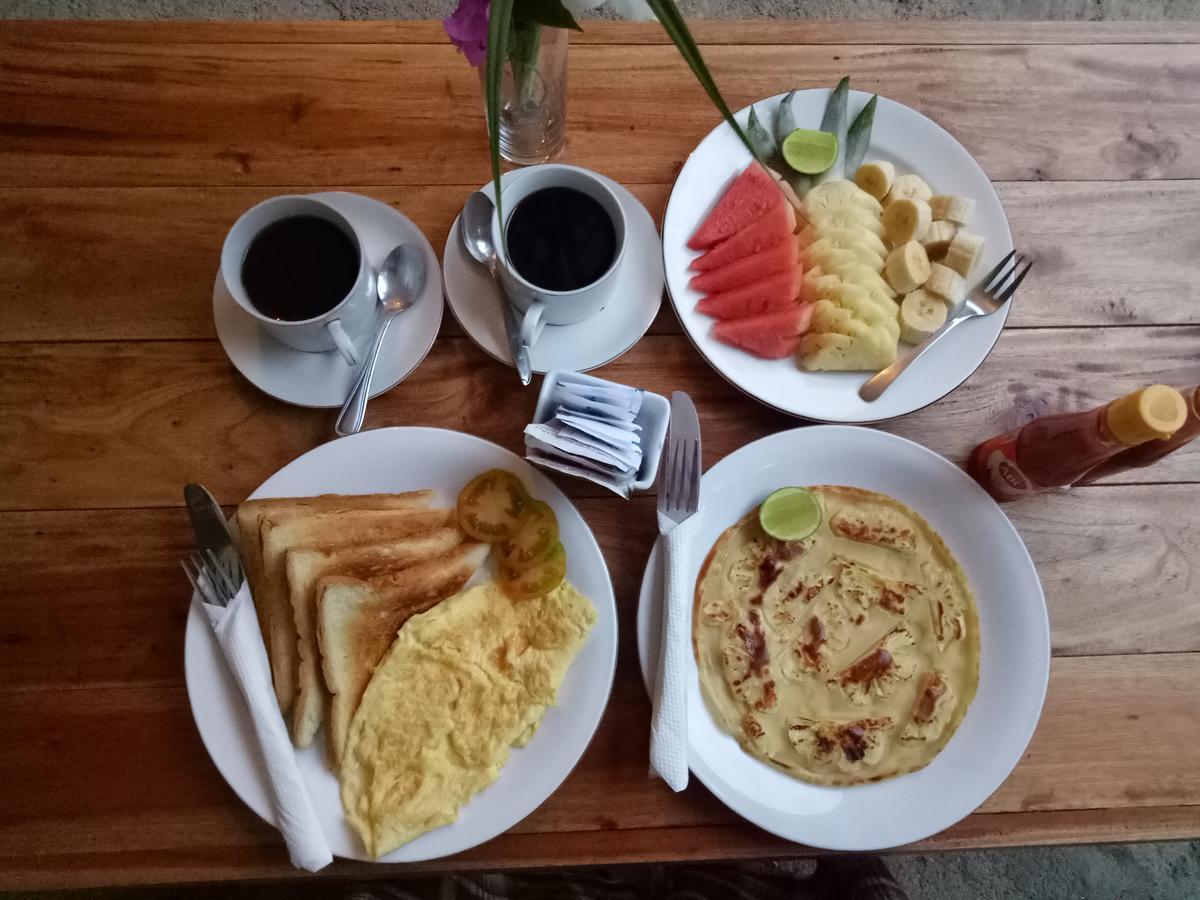 Bed and Breakfast Dili Gili Гили Траванган Экстерьер фото